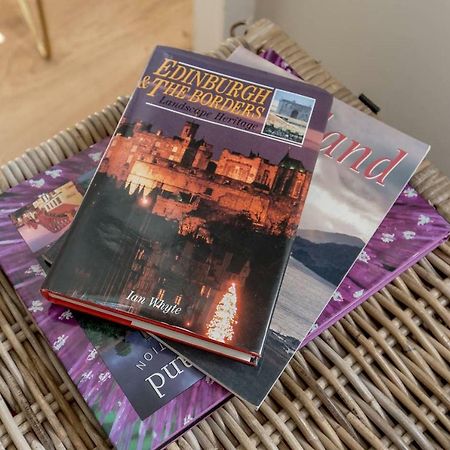 Altido Elegant Georgian 2-Bedrm Apt In Heart Of Old Town Apartment Edinburgh Ngoại thất bức ảnh