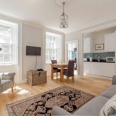 Altido Elegant Georgian 2-Bedrm Apt In Heart Of Old Town Apartment Edinburgh Ngoại thất bức ảnh