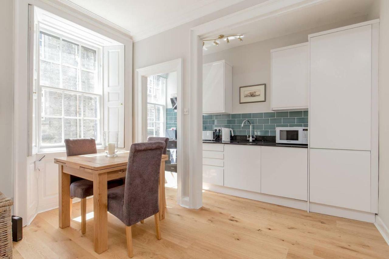 Altido Elegant Georgian 2-Bedrm Apt In Heart Of Old Town Apartment Edinburgh Ngoại thất bức ảnh