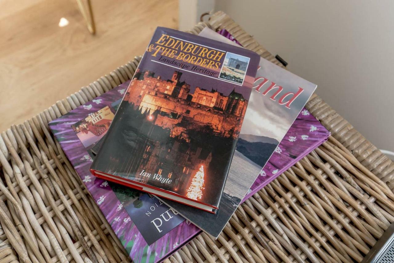 Altido Elegant Georgian 2-Bedrm Apt In Heart Of Old Town Apartment Edinburgh Ngoại thất bức ảnh
