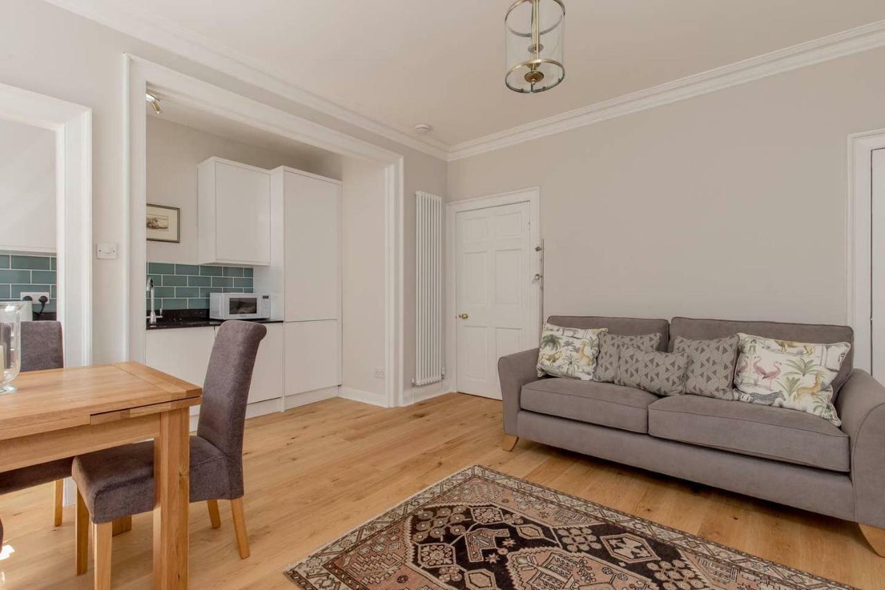 Altido Elegant Georgian 2-Bedrm Apt In Heart Of Old Town Apartment Edinburgh Ngoại thất bức ảnh