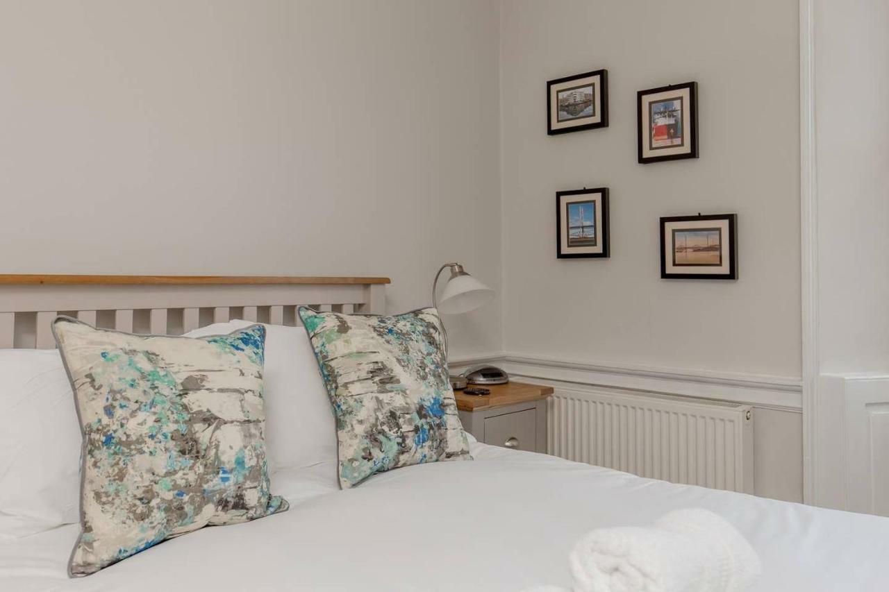 Altido Elegant Georgian 2-Bedrm Apt In Heart Of Old Town Apartment Edinburgh Ngoại thất bức ảnh