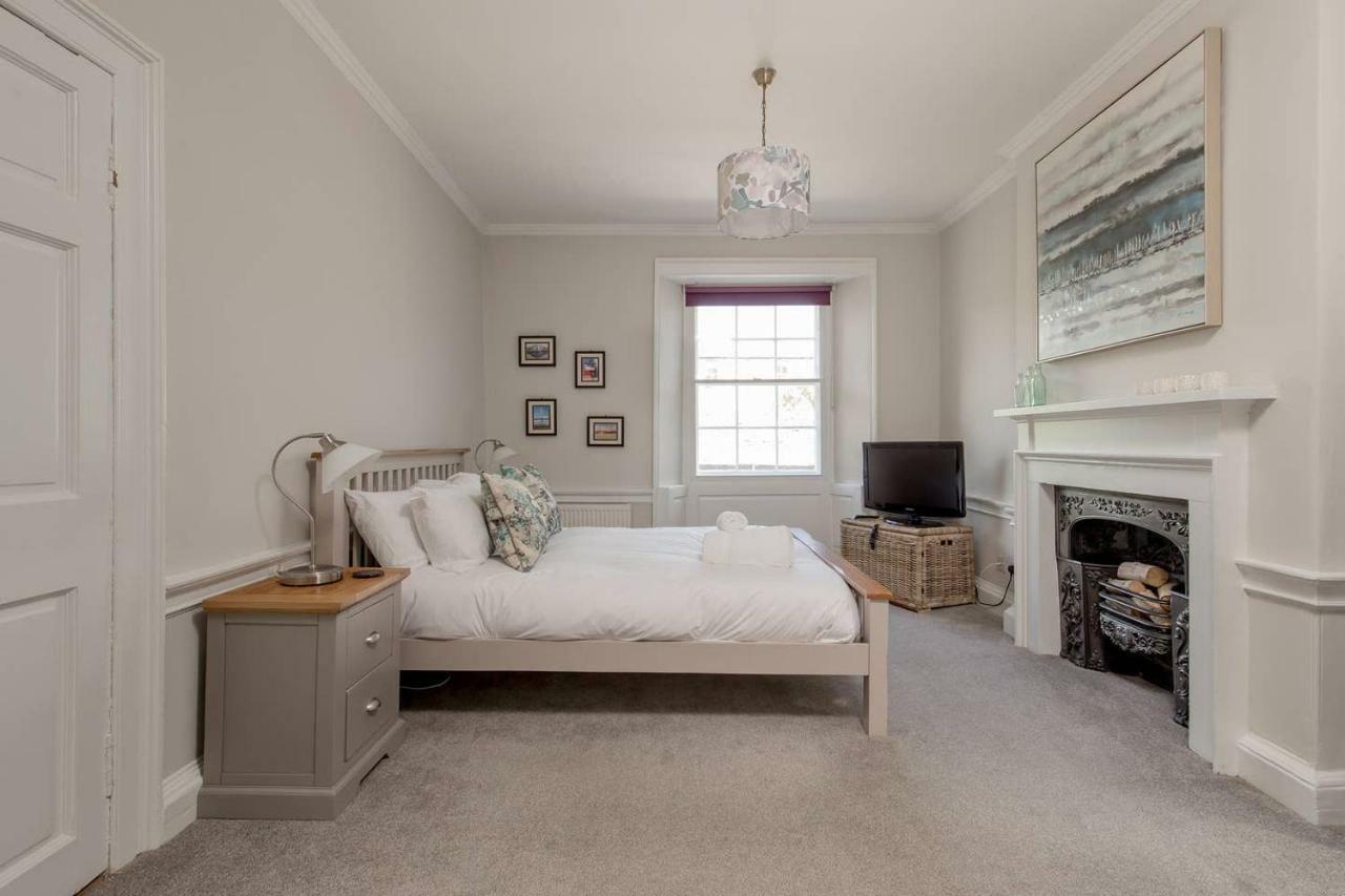 Altido Elegant Georgian 2-Bedrm Apt In Heart Of Old Town Apartment Edinburgh Ngoại thất bức ảnh