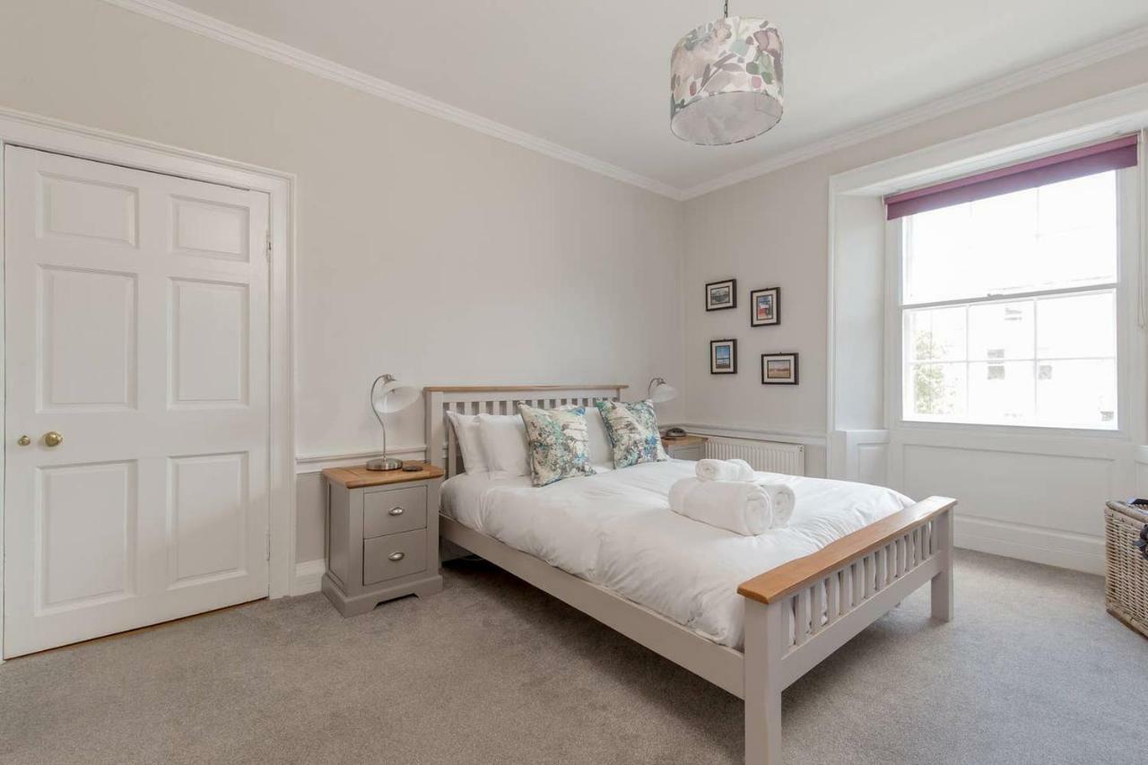 Altido Elegant Georgian 2-Bedrm Apt In Heart Of Old Town Apartment Edinburgh Ngoại thất bức ảnh