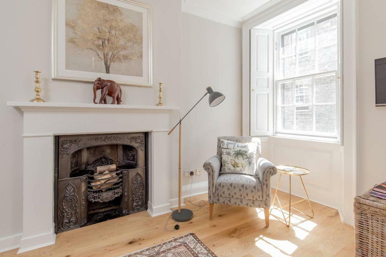 Altido Elegant Georgian 2-Bedrm Apt In Heart Of Old Town Apartment Edinburgh Ngoại thất bức ảnh
