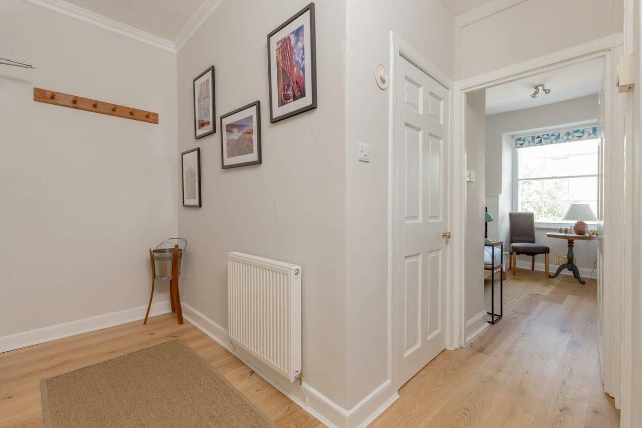 Altido Elegant Georgian 2-Bedrm Apt In Heart Of Old Town Apartment Edinburgh Ngoại thất bức ảnh