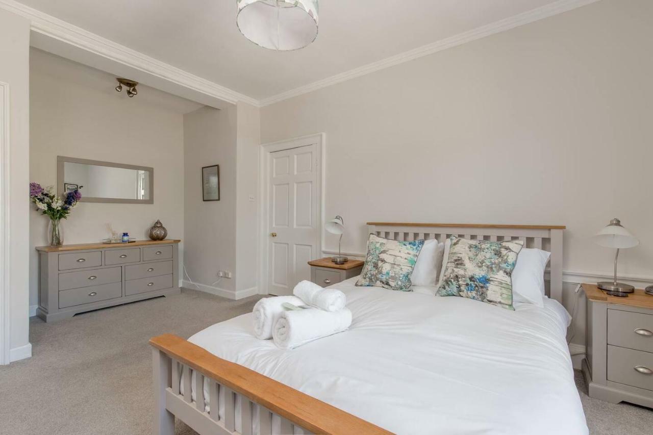 Altido Elegant Georgian 2-Bedrm Apt In Heart Of Old Town Apartment Edinburgh Ngoại thất bức ảnh