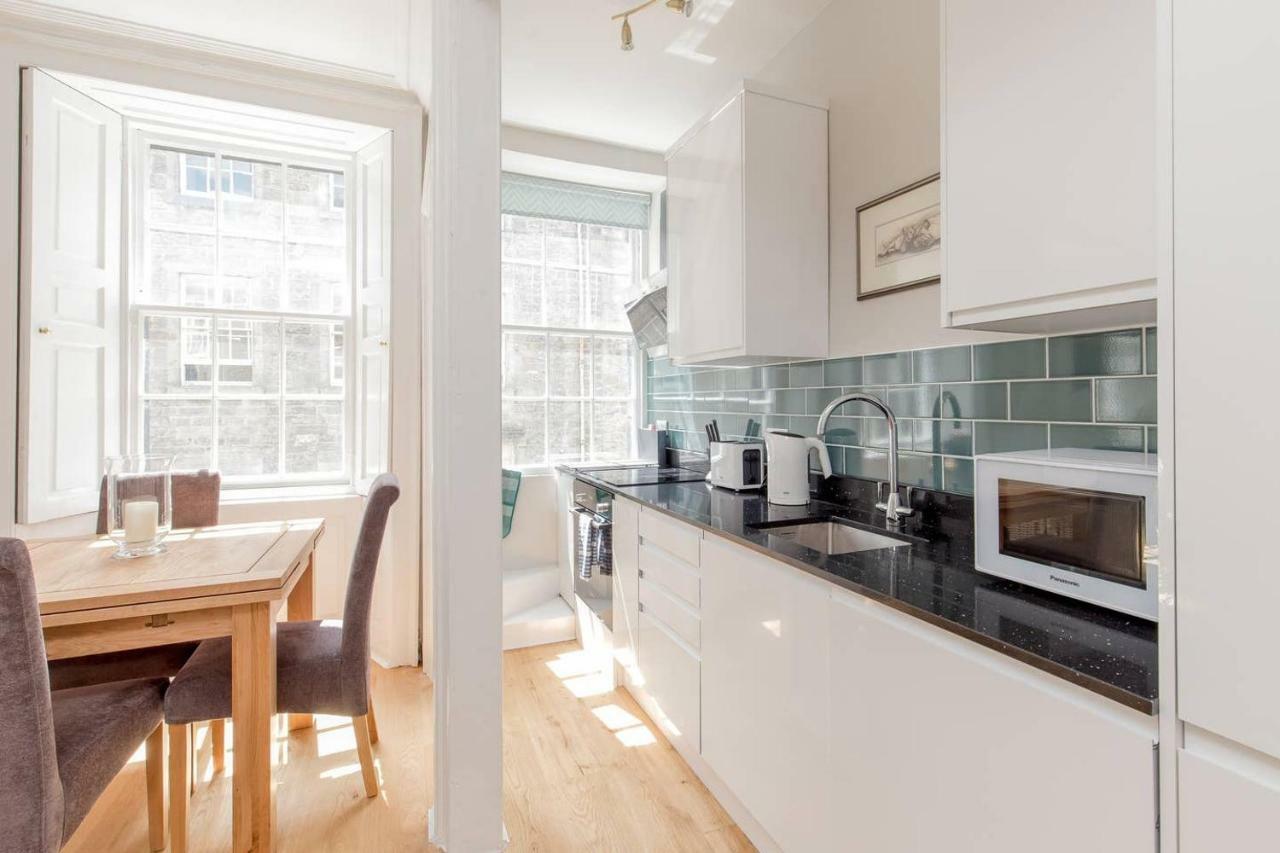 Altido Elegant Georgian 2-Bedrm Apt In Heart Of Old Town Apartment Edinburgh Ngoại thất bức ảnh