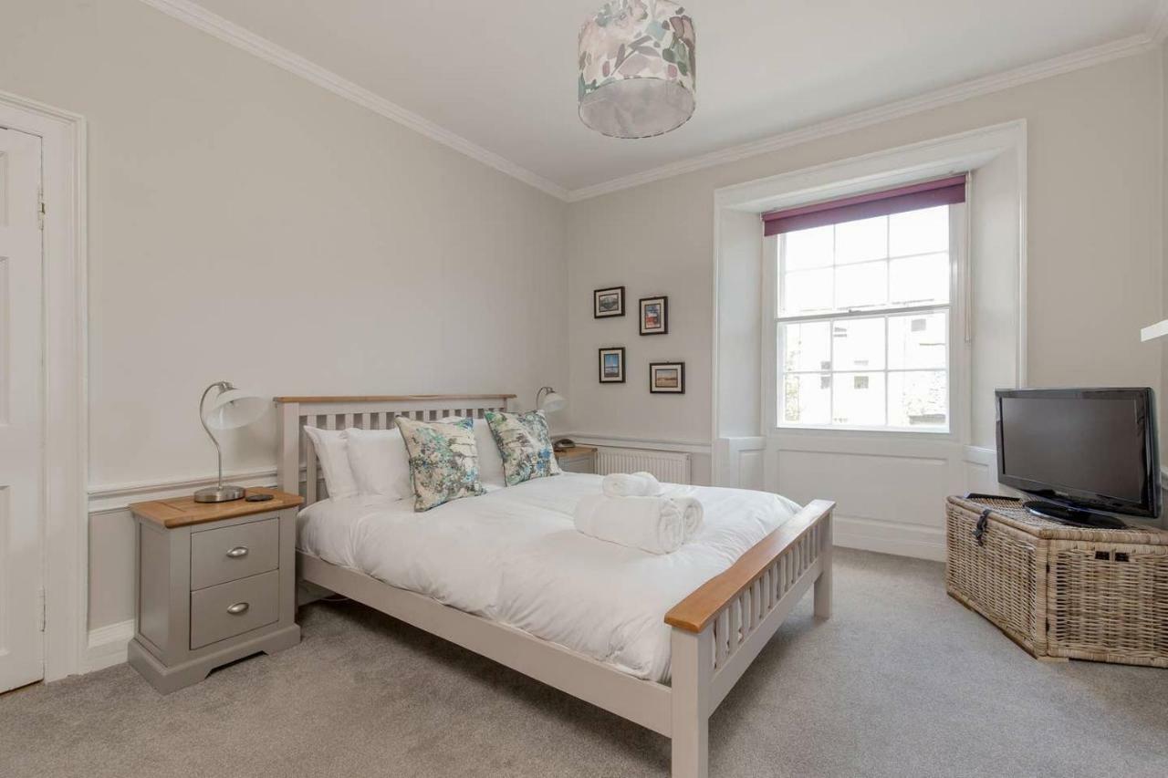Altido Elegant Georgian 2-Bedrm Apt In Heart Of Old Town Apartment Edinburgh Ngoại thất bức ảnh